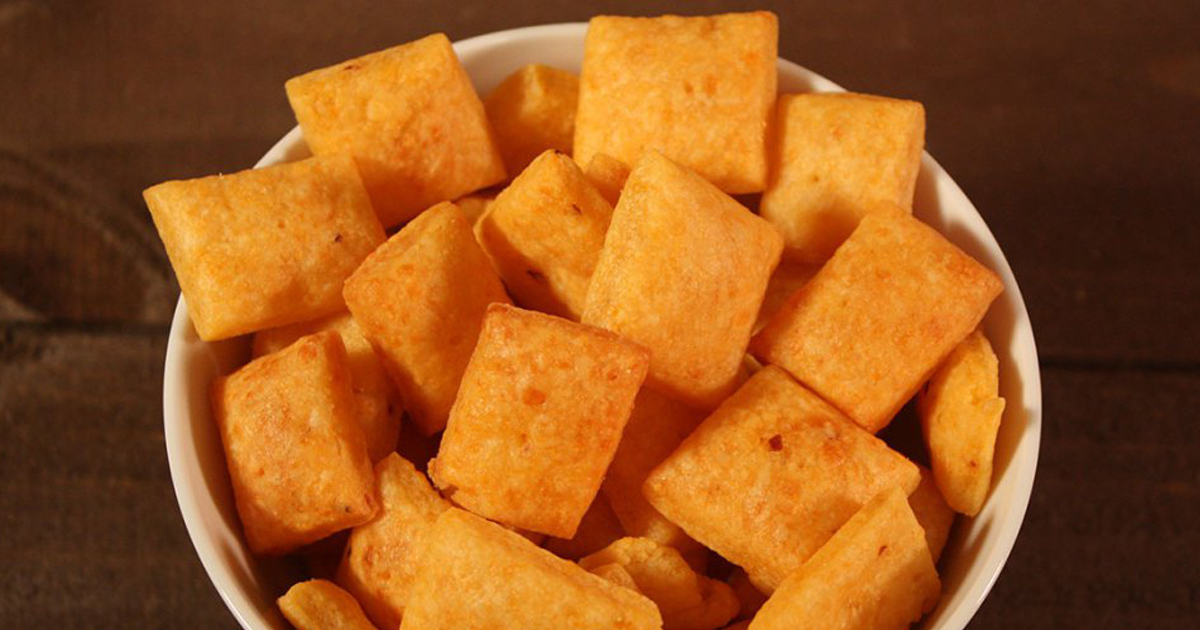 Easy Cheesy Crackers Recipe With A Spicy Kick Is The Perfect Snack